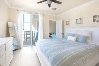 Paradise Point Ocean and Pool View 2 King Beds