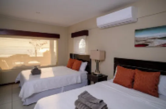 7 Bedroom Luxury Oceanfront Villa on South End of Jaco Beach