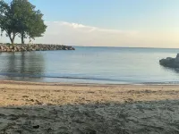 Lakefront home. Beach & park access. 8 miles to Cedar Point. 4 bedrooms 3 baths. Hotels in Huron