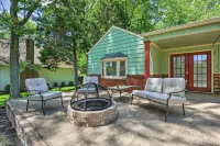 Waterfront Annapolis Cottage Fire Pit and Pier - Pet friendly