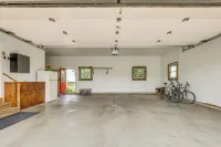 ‘The Gathering Place’: Rushville Home w/ Hot Tub - Homestays