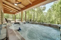 Sip, Hike and Explore Sleek Retreat in Cleveland!