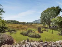 Bwythyn Y Wennol Hotels in Beddgelert