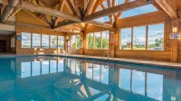 Grand Ely Lodge - Pool