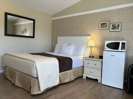 Motel des Cèdres Отели в г. Шербрук