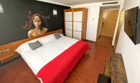 Hotel Plaza Inn Hotel a Avinyonet de Puigventos