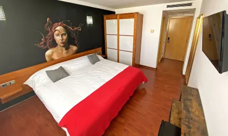 Hotel Plaza Inn Отели в г. Фигерас