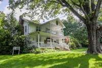 Buffalo Tavern Bed & Breakfast Các khách sạn ở Ashe County
