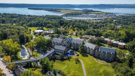 Windrose on Hudson Отели в г. Кортленд Манор