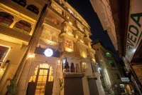 Otc by 4 Lal Ghat - My Downtown Hotels Hotel dekat Crystal Gallery