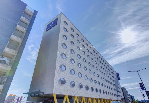 프리미어 인 카디프 베이