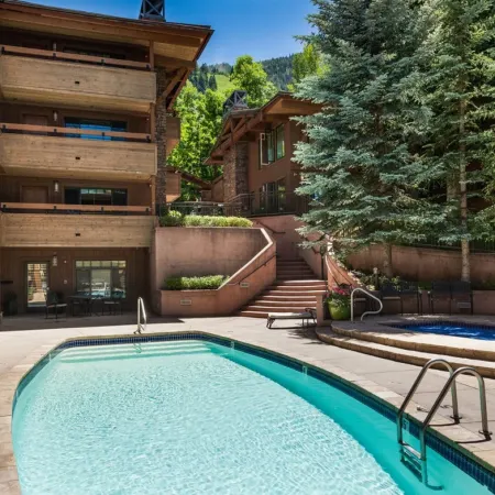 Aspen Condo W Pool, Hot Tub & 2 Blocks to Gondola - Fh4