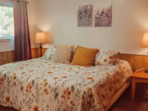 Pioneer Inn Downtown Hotels in Homer