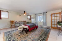 Saratoga Farmstead B&B - Parking
