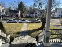 1 Br Private Victorian Apt in Convenient City Location on Half Acre Sleeps 4