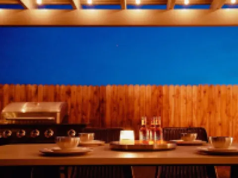 Live Centered W/ Hot Tub, Fire Pit in Joshua Tree 2 Bedroom Home by RedAwning 約書亞樹村酒店