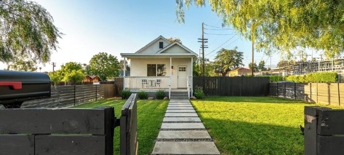 Sprawling Downtown Redlands Retreat Central to all Schools, Hospitals & Events Hotels in Redlands