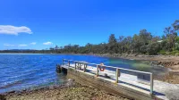 Sommers Bay Beach House Hotels in Carlton