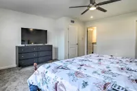 Spacious House: Pool Access Nearby & 4 Mi to Beach - 3-Star