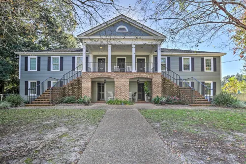 Central Thomasville Condo - Walk to Broad St! - 3-نجوم
