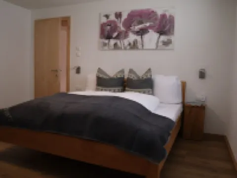 Ruhige Ferienwohnung in den Tiroler Bergen Hoteles en Fließ