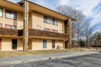 Riverfront Condo, Super Conveniently Located! Hotels near CAM Cabin Crafts