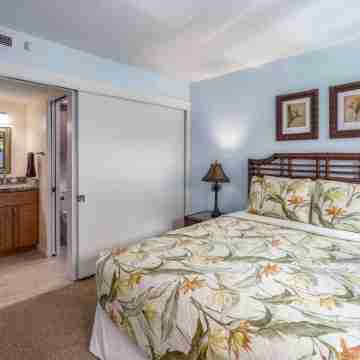 BEAUTIFULLY REMODELED WITH GREAT OCEAN VIEW! Rooms