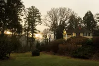 The Yellow House on Plott Creek Hotels in Waynesville