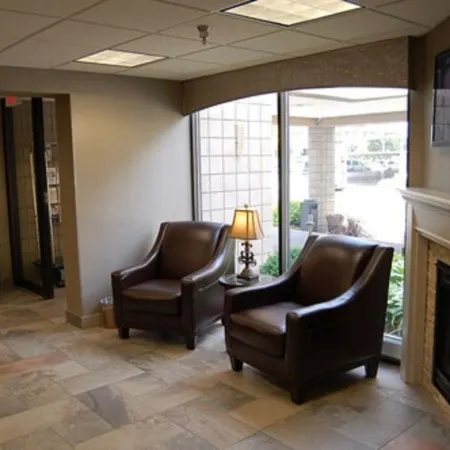 Brentwood Inn & Suites