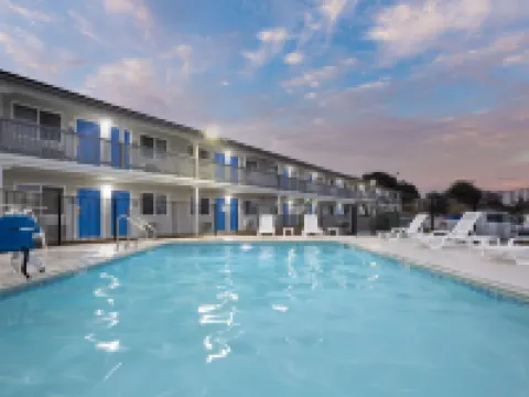 温德姆戴斯酒店-阿羅約格蘭德/皮斯莫海灘 聖路易斯－奧比斯波縣酒店