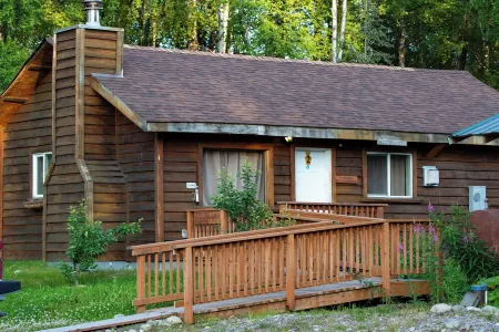 Quaint Rural Cabin Near Hatcher Pass
