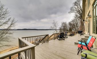 Spacious Lakefront Kentucky Home Rental!
