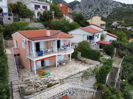 1 Bedroom Apartment in Lukovo