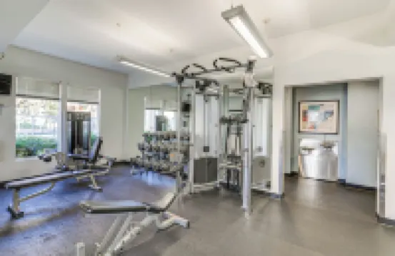 Luxe Long Beach Condo w/ Pool: 1 Mi to Shoreline!