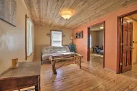 Pet-Friendly Cottage w/ Fire Pit - 3 Mi to Siu! - 3-Star