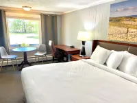 Elk Rapids Lakeshore Inn