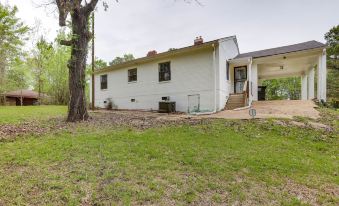Cozy Tuskegee Home - 20 Mi to Auburn University!