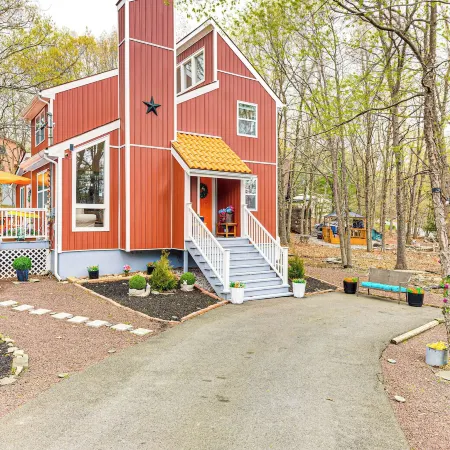 Deck, Fire Pit & Pool Access at Poconos Retreat!