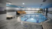 Ramada Plaza by Wyndham Batman - piscina