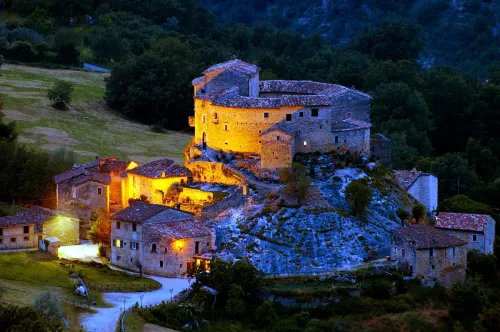 Castel di Luco - Authentic 11th-Century Castle - Homestay