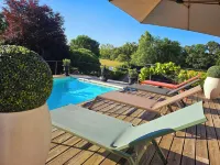 Le Roulottes du Petit Gouffre de Padirac Avec Spa Hotels in Loubressac