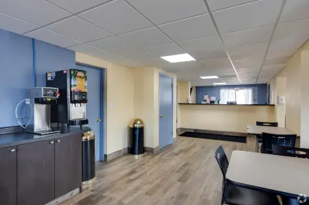 I-80 Inn & Suites Отели в г. Давенпорт