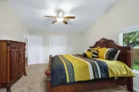 Southern Comfort Texas Hill Country Retreat for 6 Hôtels à : Seguin