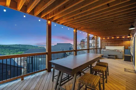 On The Rocks - Home for 16!