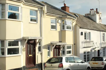 3Br Central Patio Home with Parking Отели рядом с достопримечательностью «University of Brighton Art Gallery»