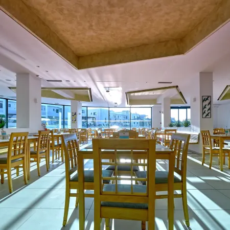 Silver Beach Hotel & Apartments