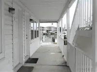 MadieraC2 Waterfront & 2-3 minutes' Walk to the Beach