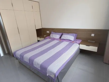 Nearby Naxianghai Huigu Homestay (Tonghai Road) Отели рядом с достопримечательностью «Dimond Beach Bath of DreamSea»