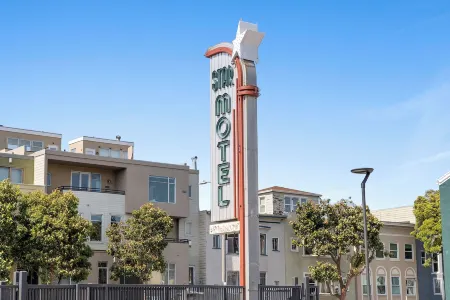 Star Motel Отели рядом с достопримечательностью «Золотые Ворота»