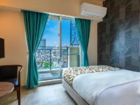 Mr.KINJO Miki24 in Front of Makishi Station